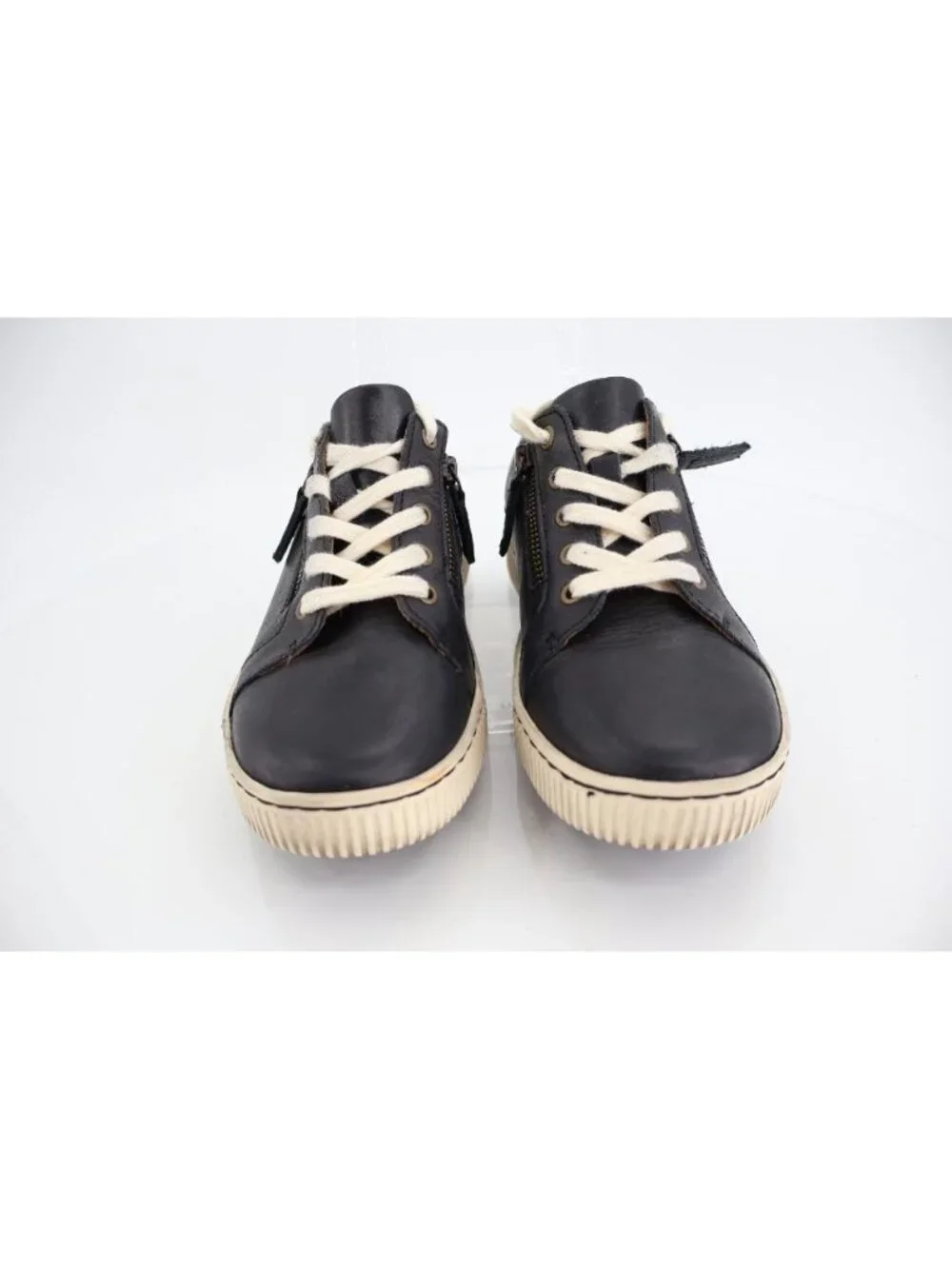 Born Women Paloma Sneaker Sz 6.5 Black Leather Low Top Lace Up Casual Shoe Comfy